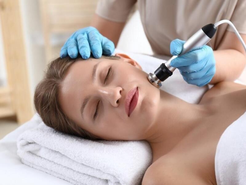 HydroFacial Platinum anti-âge, booster diffusé par ultrasons